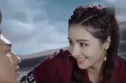 母爱泛滥的小姐姐图片,小姐姐温情演绎感人瞬间